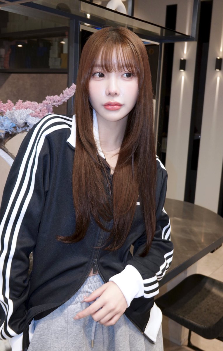 縮毛矯正かけてサラサラになりました🫡 今年もロング楽しむぞ