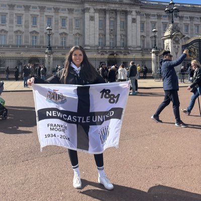 rebecca_mogie's tweet image. #NewProfilePic #nufc #newcastleunited #CarabaoCupFinal #carabaocup #buckinghampalace