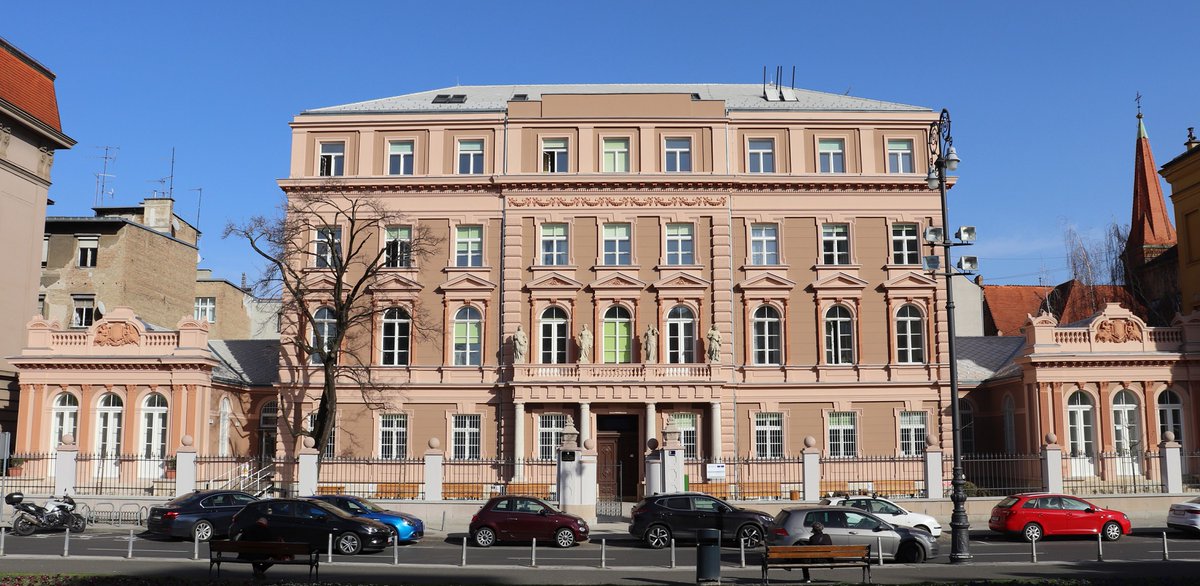 📢 Cjelovito obnovljena 𝐳𝐠𝐫𝐚𝐝𝐚 𝐏𝐫𝐚𝐯𝐧𝐨𝐠 𝐟𝐚𝐤𝐮𝐥𝐭𝐞𝐭𝐚 na Trgu Republike Hrvatske 3 svečano je otvorena 18. ožujka nakon dovršetka radova vrijednih 7,9 milijuna 💶 započetih u srpnju 2023. godine. 🆕👩‍⚖️👨‍⚖️

🔗👉 bit.ly/4kQX6LM

#UniZg #mojesveuciliste #PFZG