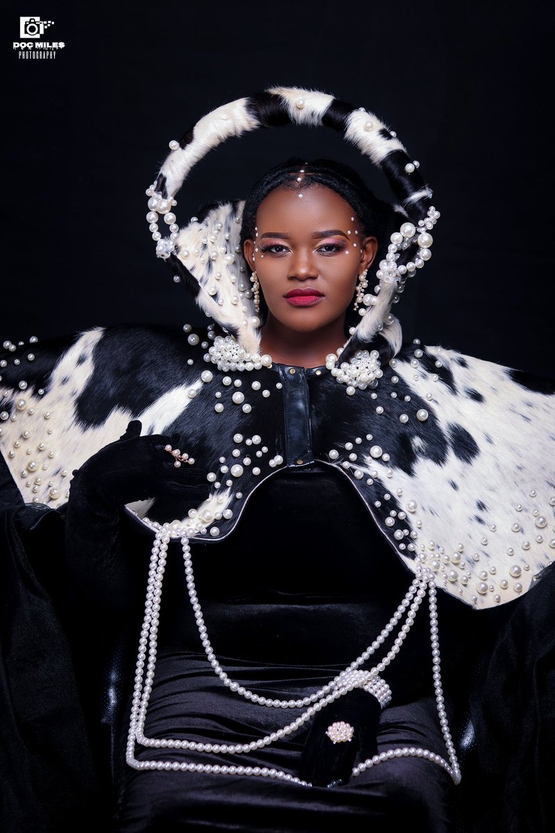 Happy birthday to me😍 I’m stepping into my new year with gratitude.God has been so good to me.🙏🏽🥳This birthday is extra special because <a href="/GhStallion/">Ghanaian Stallion</a> is releasing his album BRIDGES at midnight.  I am featured on Song number 10 - QOQOQO😍So at midnight we party💃🏾🇿🇼🇬🇭🥳 #Qoqoqo