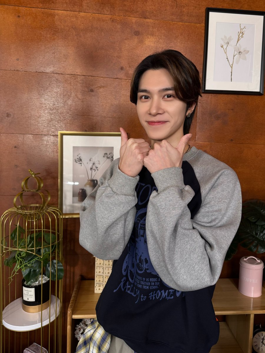 NCTsmtown's tweet photo. π€π€
#HENDERY #ι»ε δΊ¨ #ν¨λ리
#NCT #WayV #ε¨η₯V
#μ°μ¬μ΄ #ZZINSAI https://t.co/yZHESzSm8a