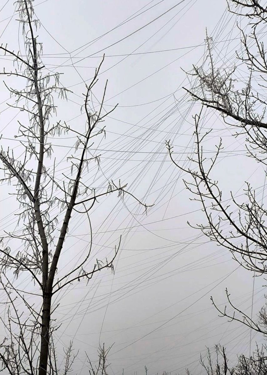 UXS_DefenseTech's tweet image. This is what the battlefield looks like with drones operated by optical fibers.
or when a good cgi presented