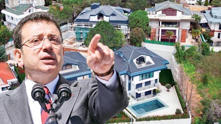 #SONDAKİKA

MASAK raporlarına yansıyan tespitlere göre %60 hissesi Ekrem İmamoğlu’na %40 hissesi de babası Hasan İmamoğlu'na ait olan İmamoğlu İnşaat’ın 8 Aralık 2020-11 Aralık 2023 tarihleri arasında;

▪️19 Dükkan
▪️19 Mesken
▪️63 Konut
▪️8 Ofis
▪️6 Büro
▪️2 Arsa

olmak üzere,