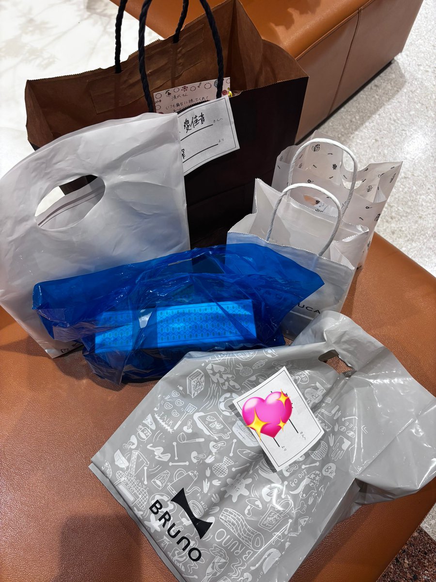 akaneS_act's tweet photo. なんか無事終わってホッとした気持ちもあるけど終わってしまったなーという寂しさもあり…🥺
二度と同じ舞台は作れないのでひとつひとつを大切にしたいしたくさんの人に見てほしいなと思います🙂‍↕️
お差し入れお花もたくさんありがとうございます💘 https://t.co/BNkqIlUdBf