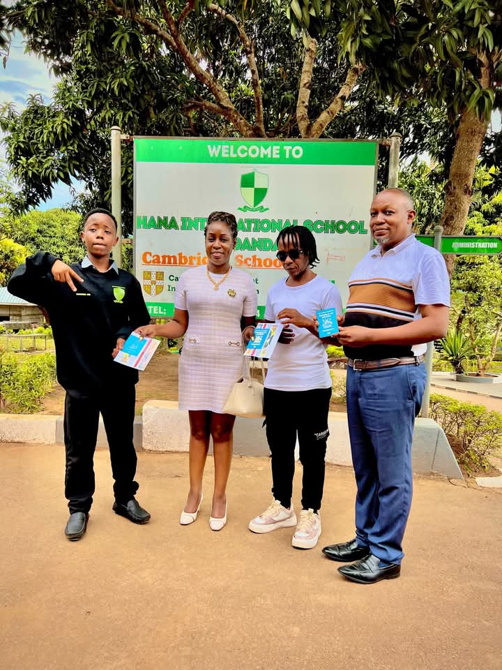 FreshKidUG's tweet image. I had a wonderful day, thanks to Hon Florence Nakiwala Kiyingi, who gave us the opportunity to visit South Africa and promote my career, meeting esteemed individuals such as Zari Hassan and other professionals in the music industry. @ZariTheBosslady ♥️🙏🏿🫂