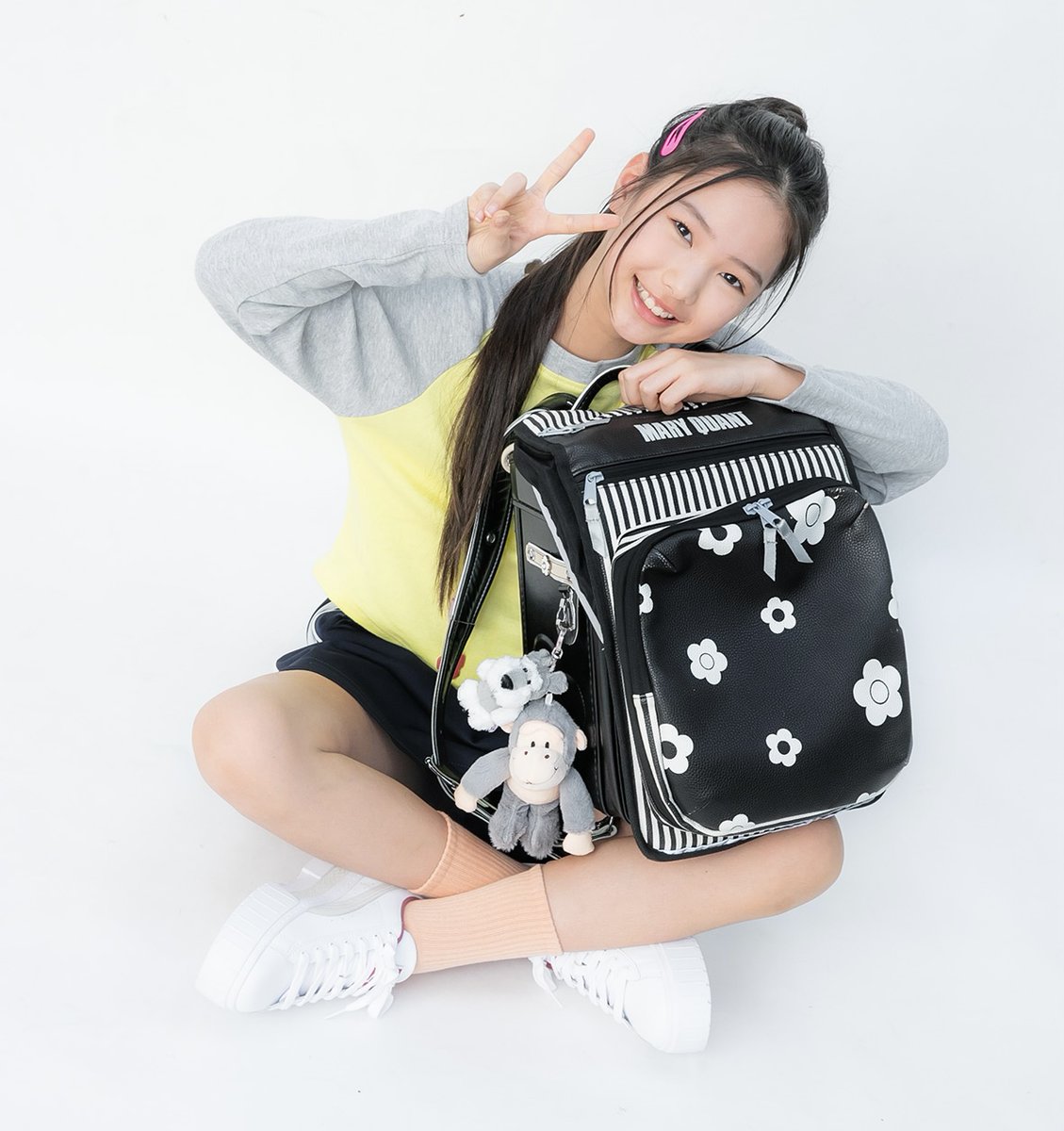 もうすぐ #新学期 ✨ ＼ #小学生モデル のランドセルの中身を大公開