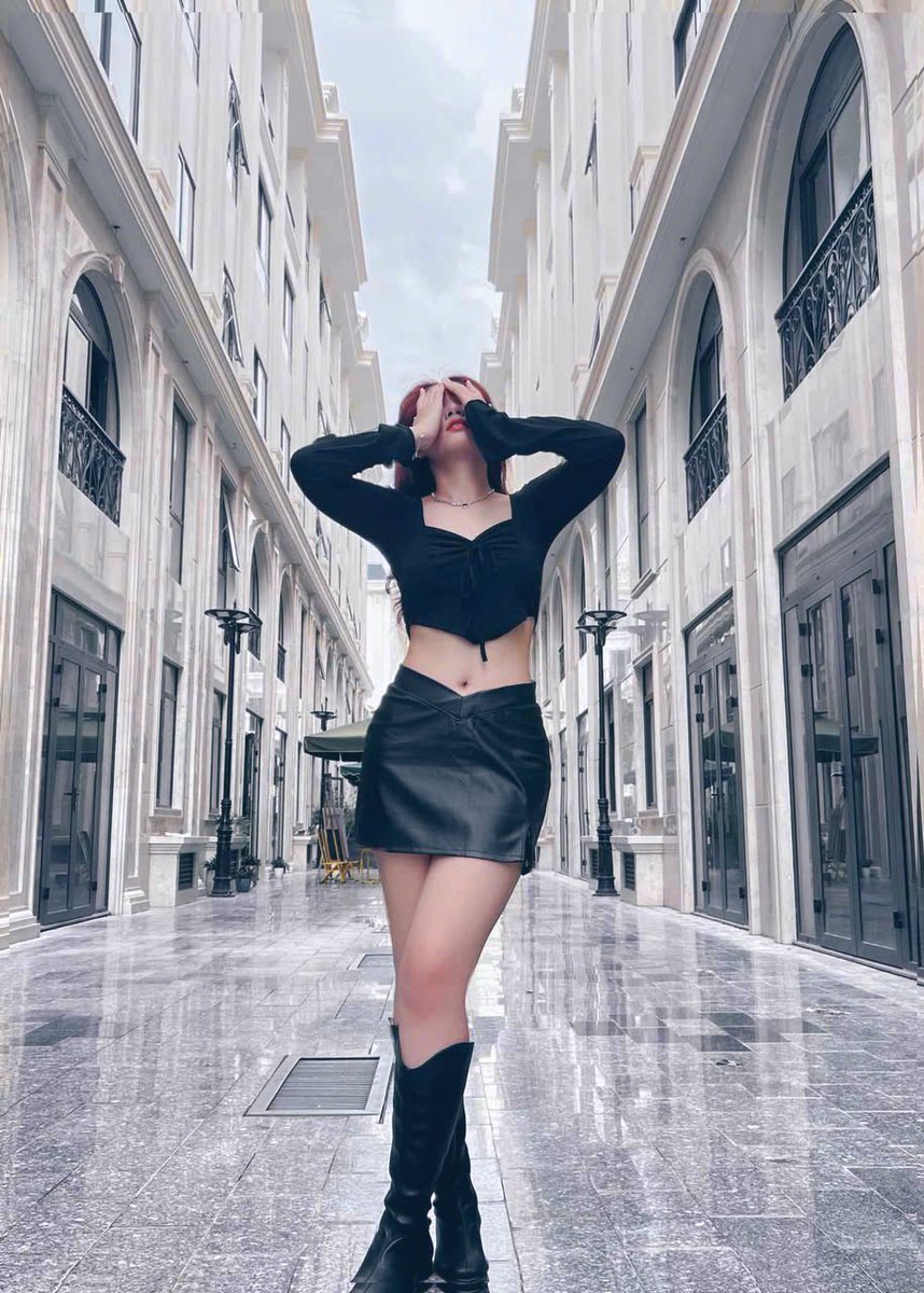 Ăn mặc như này mà bị bảo vệ đuổi ra
Con chỉ làm clip public thôi mà chú ơi 🫢
<a href="/BeNhu_2k4/">Nhubae_2k4</a>