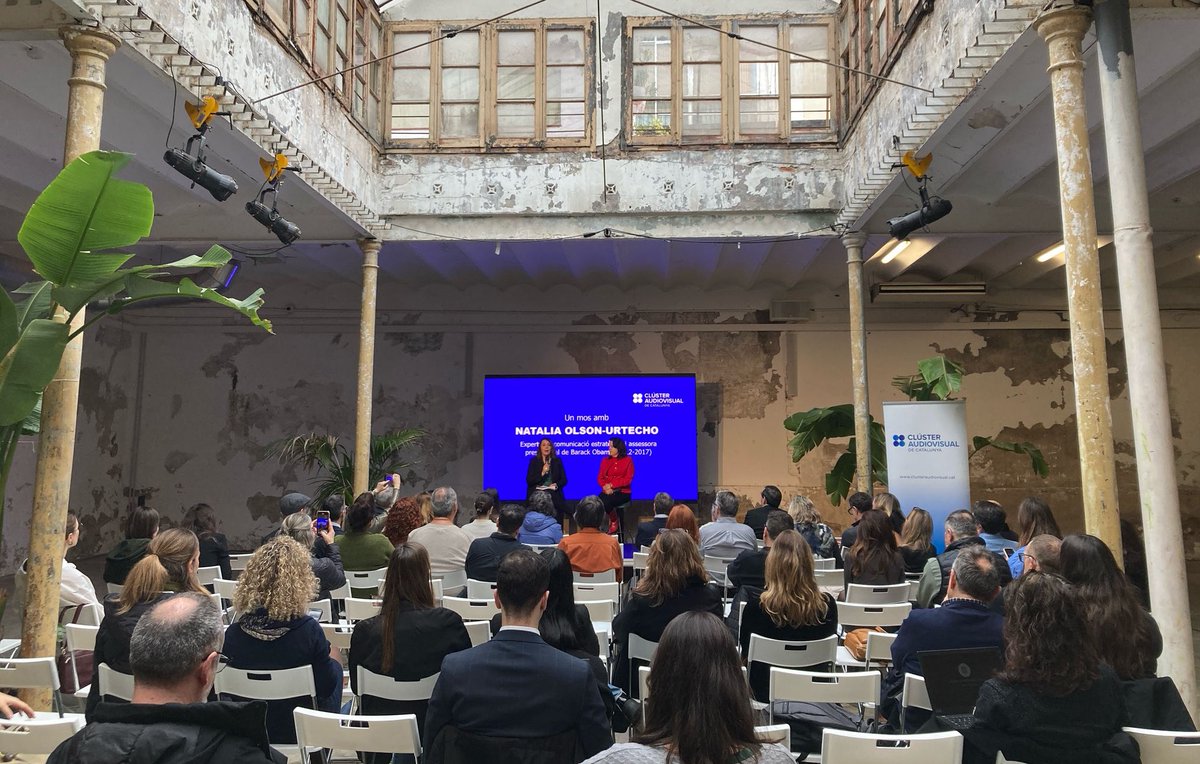 Iniciem la sessió ‘Un mos amb… Natalia Olson-Urtecho <a href="/NataliaOlson24/">Natalia Olson-Urtecho</a>’ a <a href="/RiusCasa/">Casa Rius</a>. 

🗣️ És una conversa amb <a href="/vanesa_alarcon/">Vanesa Alarcón</a>, advocada especialitzada en IP&amp;IT, sòcia de @AGMAbogados.