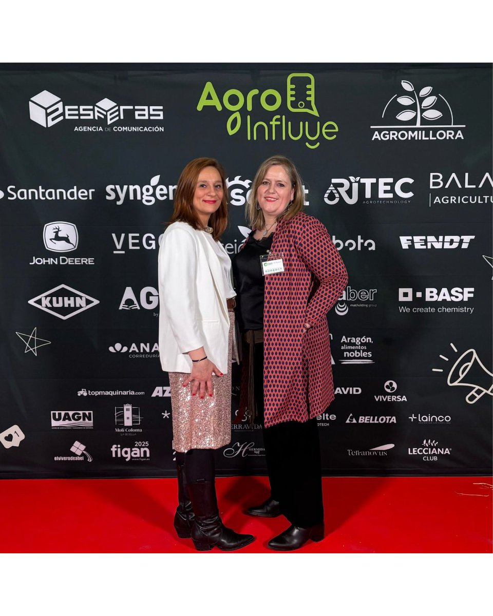 cecogainfo's tweet photo. Nuestra CEO María Sardina, entregó el premio a Almudena Anadón Herrer @almuanadon que fue la ganadora de la categoría “¡Más vino!”. ¡Enhorabuena a todos los premiados! Y a los que se presentaron y también fueron nuestros ganadores. https://t.co/PQQoir8ZZq