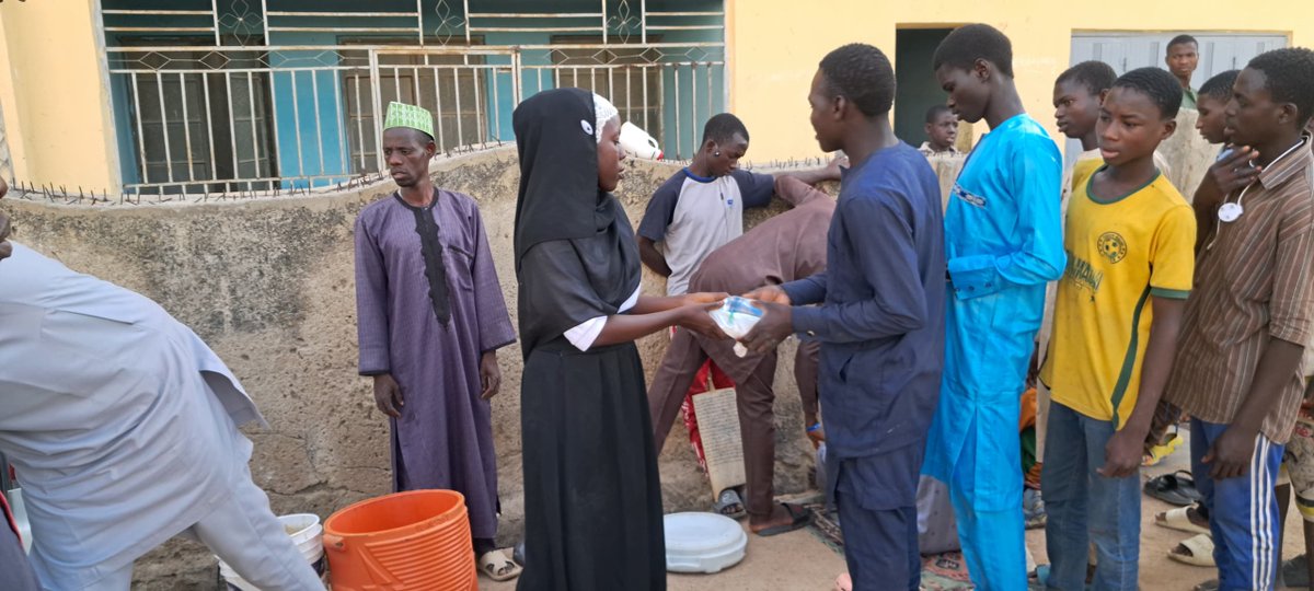 Sure4u_'s tweet image. On Monday, 3rd March 2025, SURE4U led by the Founder and CEO @babandedemb began Ramadan feeding program for 100 vulnerable people within Kano State for 20 working days of the month.
