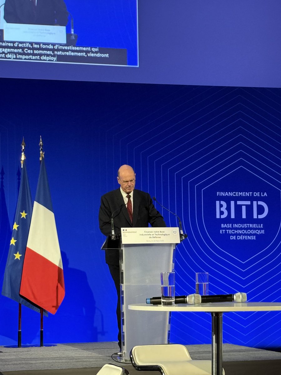 Cédric Perrin (@cperrin90) on Twitter photo Le financement de la défense est fondamental pour le soutien à nos démocraties, il n’y a pas d’armes controversées ! Il y a des règlements qui doivent être respectés mais le financement de la défense dépend du soutien des banques ! #bitd <a href="/Eric_R_Lombard/">Eric Lombard</a> <a href="/afpfr/">Agence France-Presse</a> Le financement de la défense est fondamental pour le soutien à nos démocraties, il n’y a pas d’armes controversées ! Il y a des règlements qui doivent être respectés mais le financement de la défense dépend du soutien des banques ! #bitd <a href="/Eric_R_Lombard/">Eric Lombard</a> <a href="/afpfr/">Agence France-Presse</a>