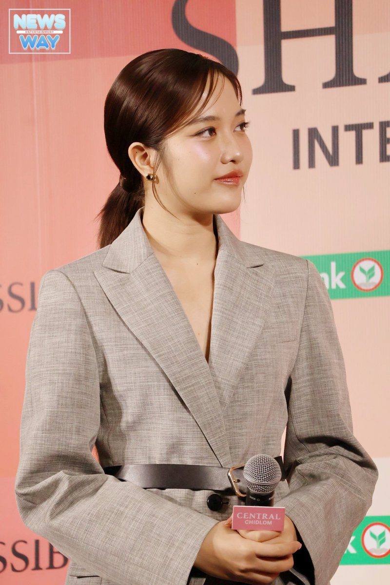 newsway_ent's tweet photo. ฟรีน สโรชา ร่วมงานEXCLUSIVE GREETING ฉลองพลังแห่งสตรี ส่งต่อพลังบวกเชิงรุกและความช่วยเหลือแก่ผู้หญิงทั่วประเทศ

SAROCHA WITH CENTRAL CHIDLOM

#SHEPOSSIBLE2025xFreen
#srchafreen https://t.co/wOcCcNIUVe