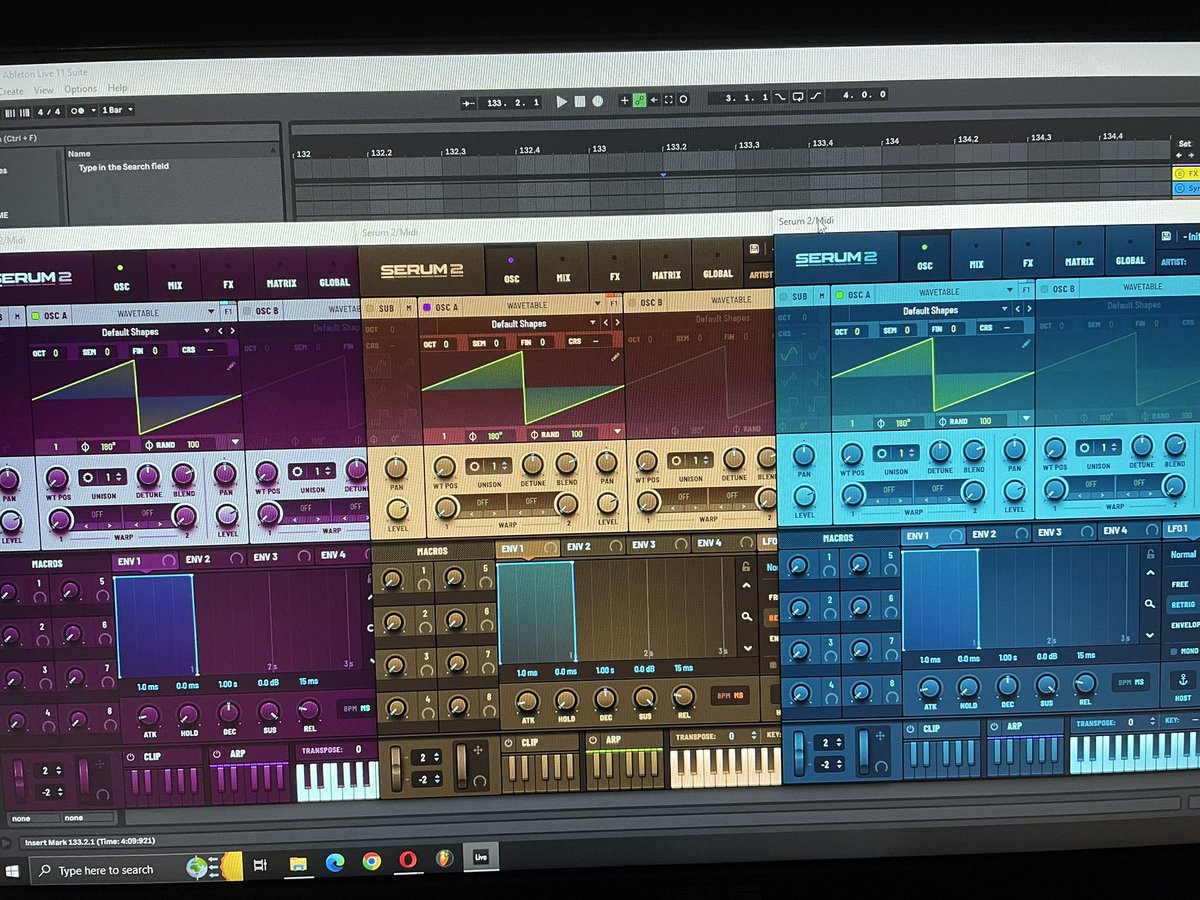 Anyone wants some serum 2 skins ? 
#Serum2 #vst #skins