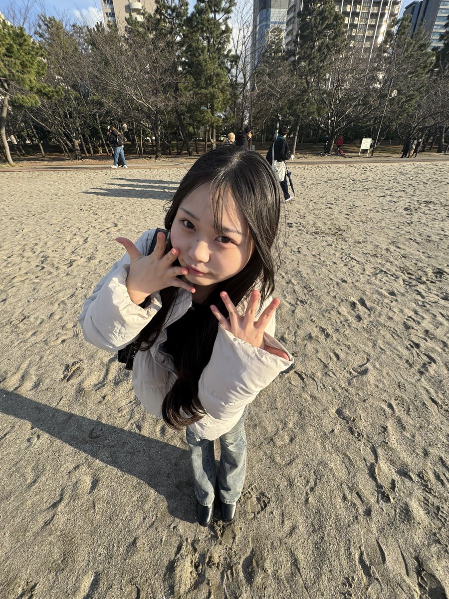 momorando1112's tweet photo. おつもも🍑
昨日は卒業式終わってからクラスのみんなで海で写真撮ってから、ご飯食べに行ったよ⸜ 🍚🍴⸝
それで今日は念願のピアス開けた💗🤭

 #中島桃花 #LJC https://t.co/1pRj8rcNqe