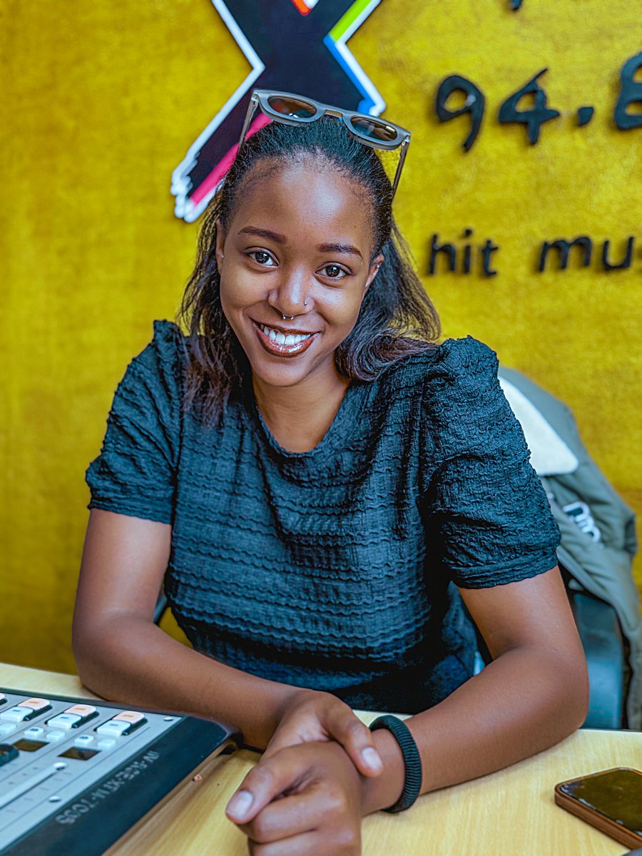 Whats something that most people can do but you can't for example touching your toes without bending your knees, swimming ,dancing etc.

#TheShuffle #TodaysHitMusic #Questionoftheday