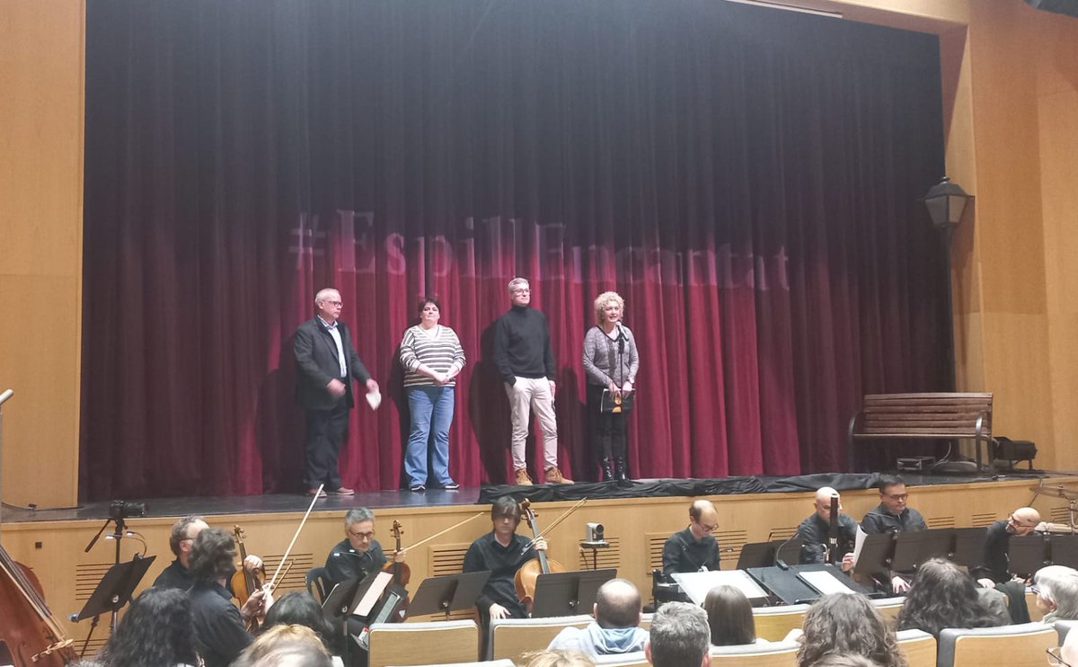 INSTITUT D'ESTUDIS ILERDENCS (@ieilleida) on Twitter photo La vicepresidenta <a href="/niarufach/">Estefania Rufach</a> reconeix la tasca del Conservatori de Cervera per atansar la cultura i la música a nous públics.
👩🦰🧑‘L’Espill Encantat’ implica durant tot el curs 400 escolars de la Segarra.
+ℹ️iei.cat/ca/administrac… La vicepresidenta <a href="/niarufach/">Estefania Rufach</a> reconeix la tasca del Conservatori de Cervera per atansar la cultura i la música a nous públics.
👩🦰🧑‘L’Espill Encantat’ implica durant tot el curs 400 escolars de la Segarra.
+ℹ️iei.cat/ca/administrac…