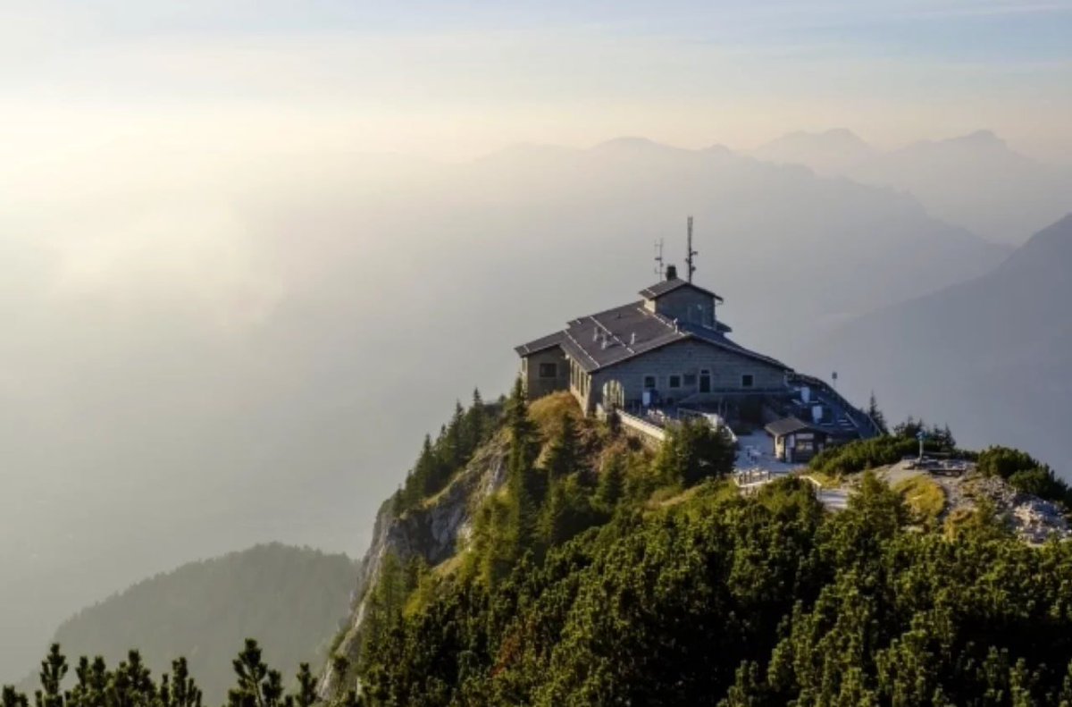 Zelenskyy Buys Hitler’s Residence for €14.2 Million

Vladimir Zelenskyy has reportedly purchased the "Eagle's Nest," a residence originally built for Adolf Hitler in the Bavarian Alps in 1937 as a 50th birthday gift. After World War II, it was decided not to destroy the