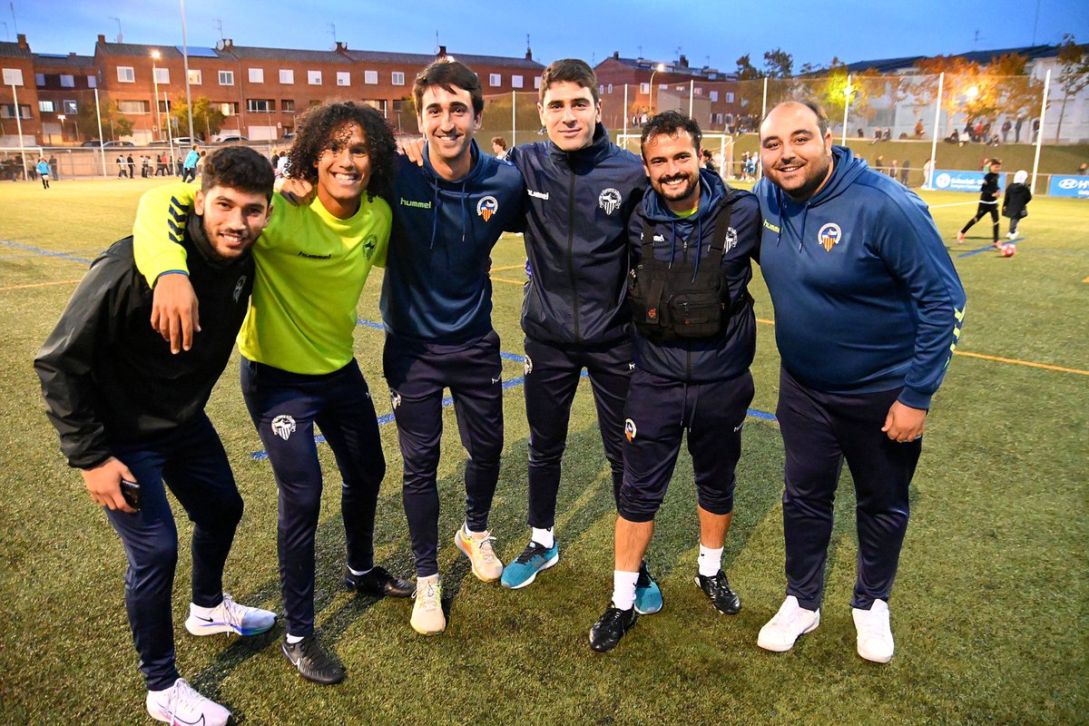 FutBaseCES's tweet photo. 𝐎𝐅𝐈𝐂𝐈𝐀𝐋 | Albert Noguer deixa de ser el segon entrenador entrenador del Juvenil ‘A’ del @CESabadell

Gràcies per la teva feina formant i cuidant als nostres jugadors, @albertnoguerc! https://t.co/qlOkfJKt3p