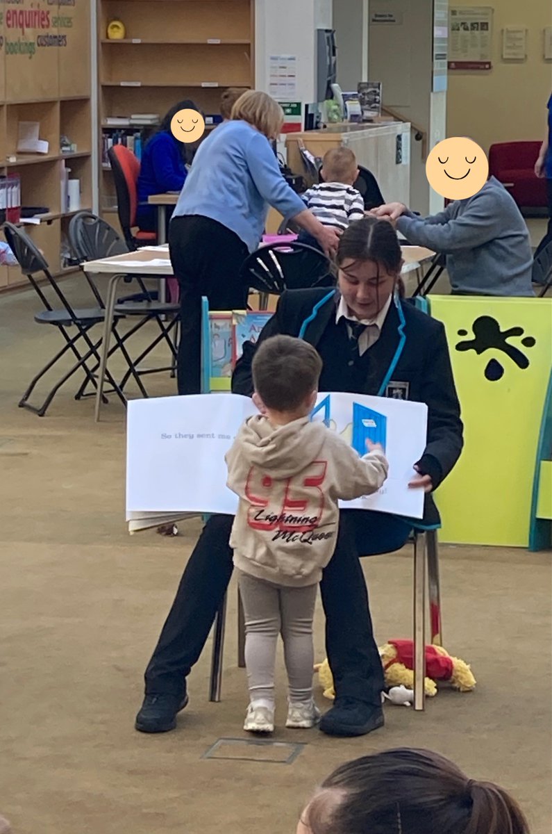 LornshillLRC's tweet photo. Another great Bookbug session at #AlloaLibrary yesterday, Wednesdays are the best! We've been working hard to develop our reading aloud skills before visits but it always helps when you get a little helper 🤩 @Lornshill #ReadingSchoolsLornshill #LornshillReads @scottishbktrust https://t.co/K5Hp8ZF7oV