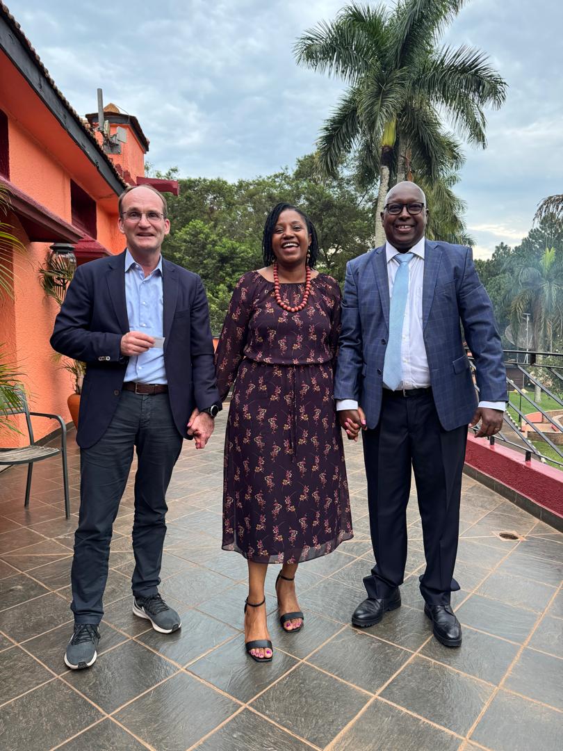DefendDefenders (@defenddefenders) on Twitter photo Yesterday, our Executive Director @Hassan_Shire, participated in a roundtable discussion convened by <a href="/SwedEnvoyUganda/">Amb. Maria HĂĄkansson</a>. The discussion was attended by <a href="/BenjaminDousa/">Benjamin Dousa</a>, Swedish Minister for International Development Cooperation, who is currently visiting Uganda, <a href="/JakobGranit/">Jakob Granit</a>, Yesterday, our Executive Director @Hassan_Shire, participated in a roundtable discussion convened by <a href="/SwedEnvoyUganda/">Amb. Maria HĂĄkansson</a>. The discussion was attended by <a href="/BenjaminDousa/">Benjamin Dousa</a>, Swedish Minister for International Development Cooperation, who is currently visiting Uganda, <a href="/JakobGranit/">Jakob Granit</a>,