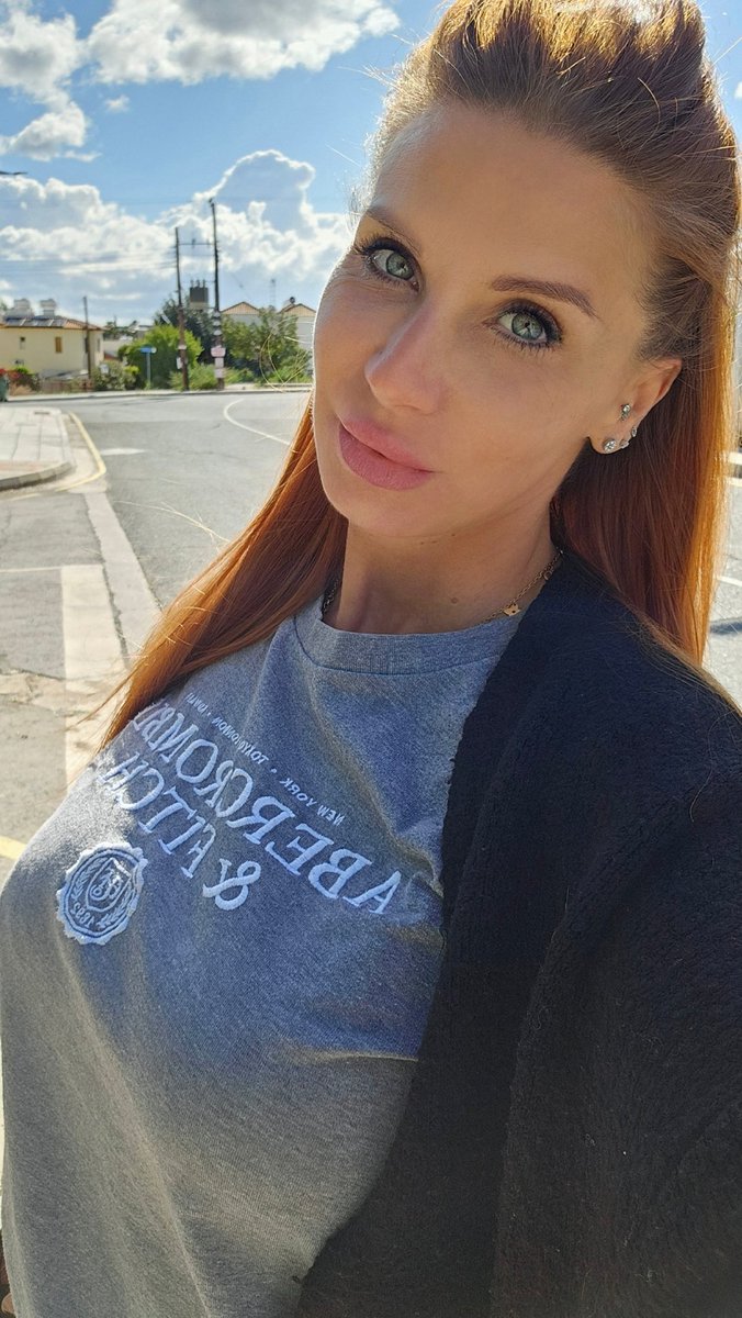 Die Sonne kommt wieder raus 😃...
Ich wünsche dir einen schönen Tag. Für mich geht's gleich los, Bruno zu seiner Hundesitterin Sammy bringen und dann noch schnell was Frühstück und ab zum Flughafen....Berlin is calling

t.me/bettieballhaus…