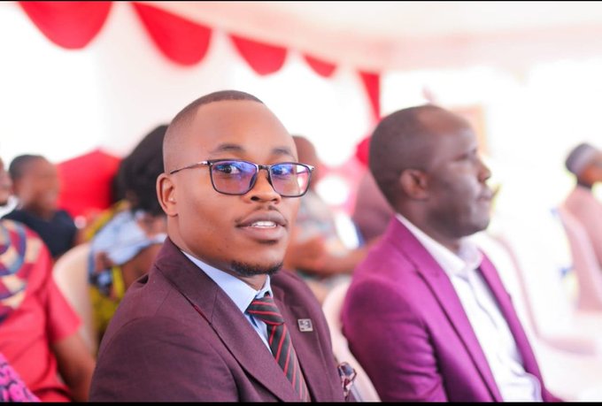 Dr. Daniel Ndege Chacha, a 37-year-old medical registrar specializing in obstetrics and gynaecology at the University of Nairobi (UoN), died after being denied treatment at Kenyatta National Hospital (KNH), where he had worked tirelessly without pay.

📷