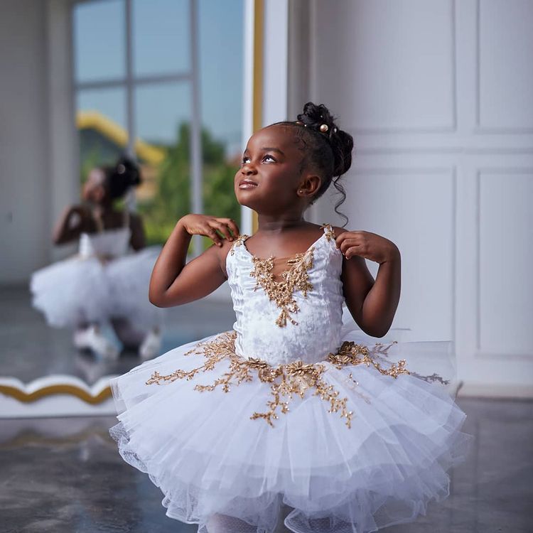 May your day be as light and joyful as a dancer’s twirl. 💛
Photo Credit: Royal Ballet Dance Academy

#BalletWestAfrica
#SundayGrace
#DanceIntoTheWeek