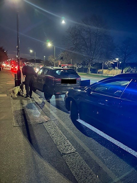 MPSWelling's tweet image. 🚨Who let the dogs out? (We did!)🚔
Officers pulled over a vehicle and due to suspicion of drug supply had assistance from the Dogs unit. A search of the male and vehicle resulted in drugs being seized and the male processed 🐕