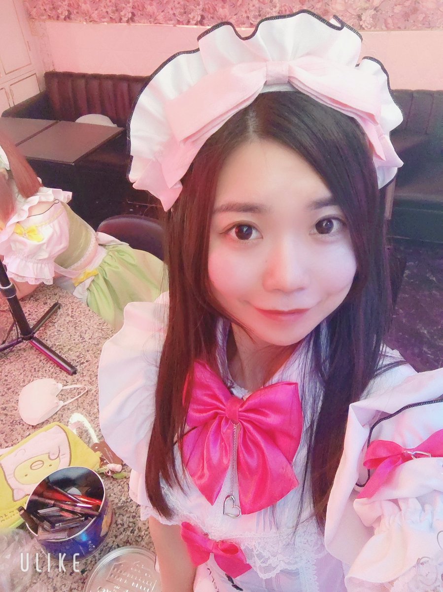 ①ゆの字 ※プロフィールをお読みください※　オプションお写真2枚目掲載 新田ゆう1st写真集 YOU サイン本 定価3,520円 - メルカリ