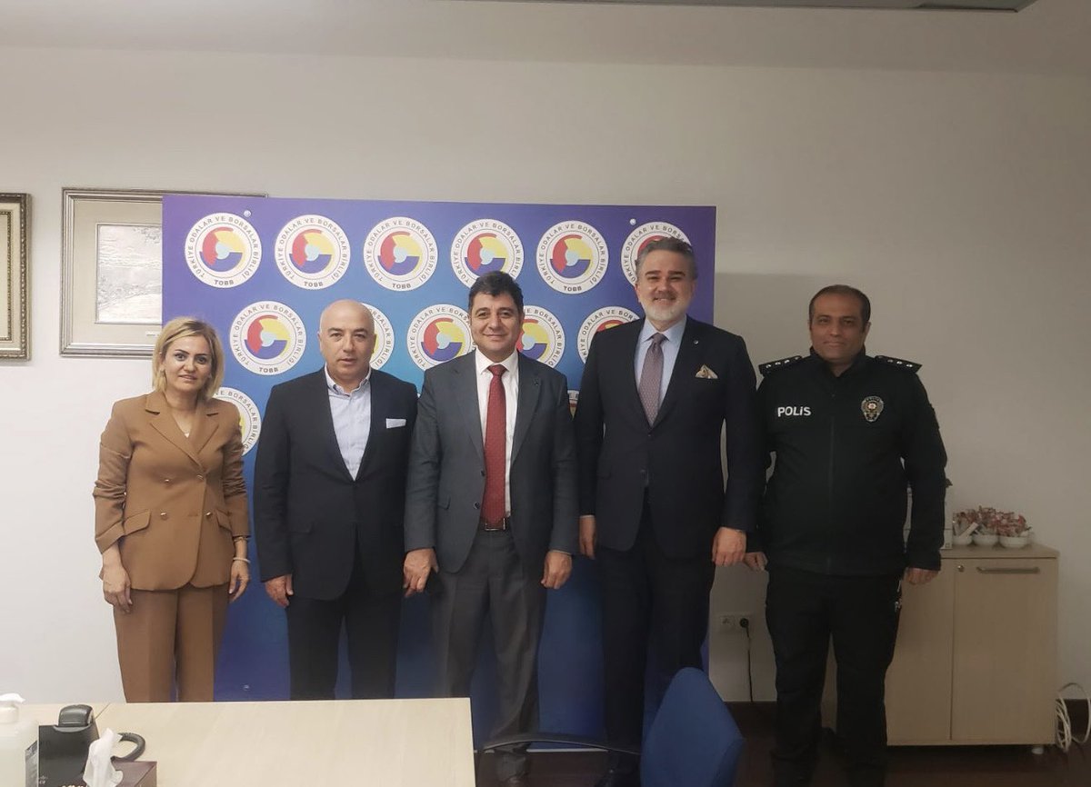 OGEDDernegi's tweet photo. Türkiye Odalar ve Borsalar Birliği Özel Güvenlik Sektör Meclis Başkanımız Sayın Serdar Gökhan ARIKAN  
 Özel Güvenlik Denetleme Başkanı Yardımcımız Sayın Uğur DEMİRCİ Katılımlarıyla Özel güvenlik sektör raporuyla ilgili birinci faz çalışması için öngörüler oluşturulmuştur. https://t.co/6tEt4qmy1G