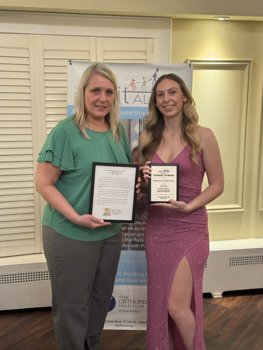 Congratulations to Hackettstown’s Coach Jeannie Tagliareni for being honored as a Coach of Excellence at the Pass It Along banquet last night !