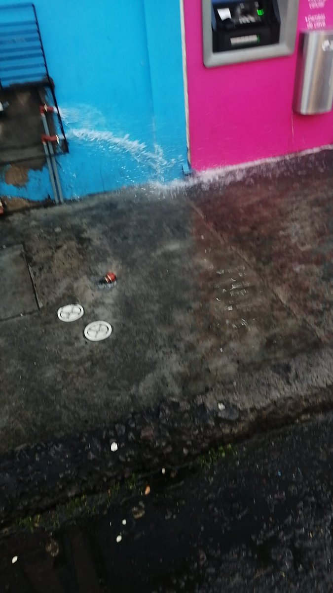 pat_m82's tweet photo. @aguadequito atender por favor. En Solanda, frente al mercado, robo de medidor ocasiona fuga de agua. https://t.co/5UgjuF6F9l
