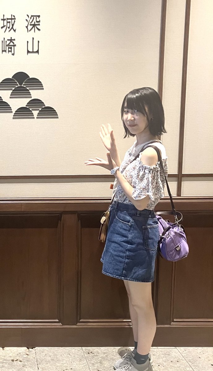 Tempo_eum's tweet photo. メンバーの紹介 第3弾‼️
3人目は、どんなジャンルもこなすえなです🎶

◉名前/ニックネーム：益本英莉奈
(ま��もとえりな/えな)
◉好きな特殊管：アルトフルート
◉MBTI：INFJ
◉好きな作曲家：ドビュッシー
◉趣味：お笑い(ドーナツ・ピーナツなど)
◉目標：色んな場所で色んな方に演奏を届けたいです https://t.co/r09AJnr2jZ