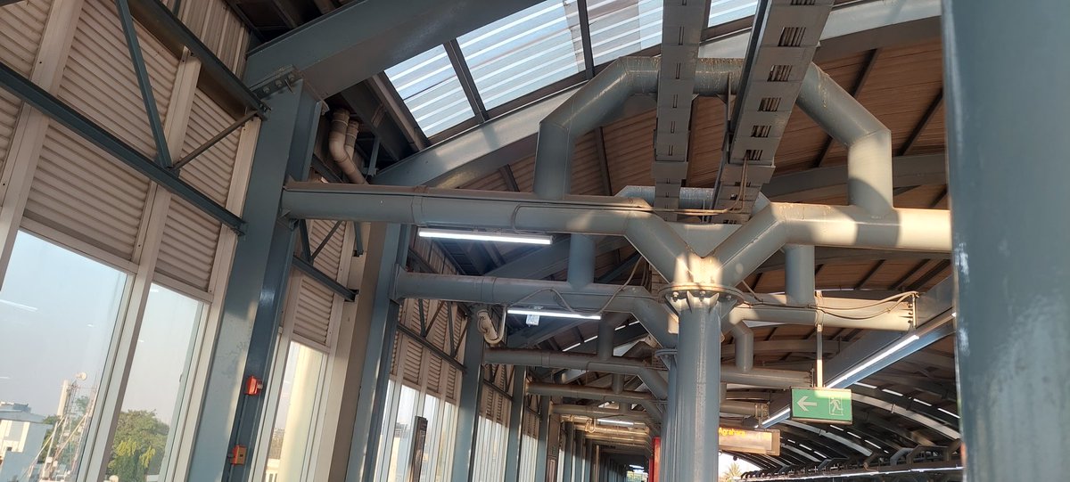 pppriyam1's tweet photo. Bangalore metro station lights could be switched off when sun is at pick. #save electricity @NammaMetro_ @nammametrouser @indiranagarmeto at 5:57 PM https://t.co/R7jTJ1GelV