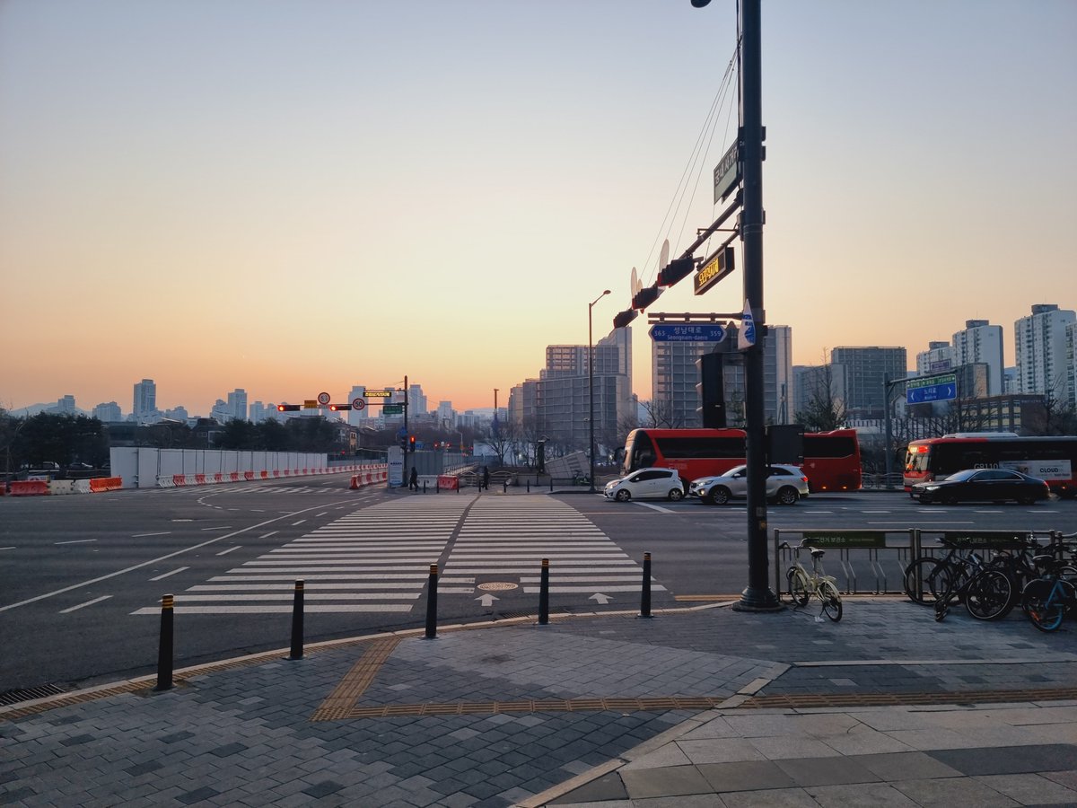 steven7075's tweet photo. 병원가려고 오전 5시부터 병원행 = 시체 https://t.co/2WtQle8hpg