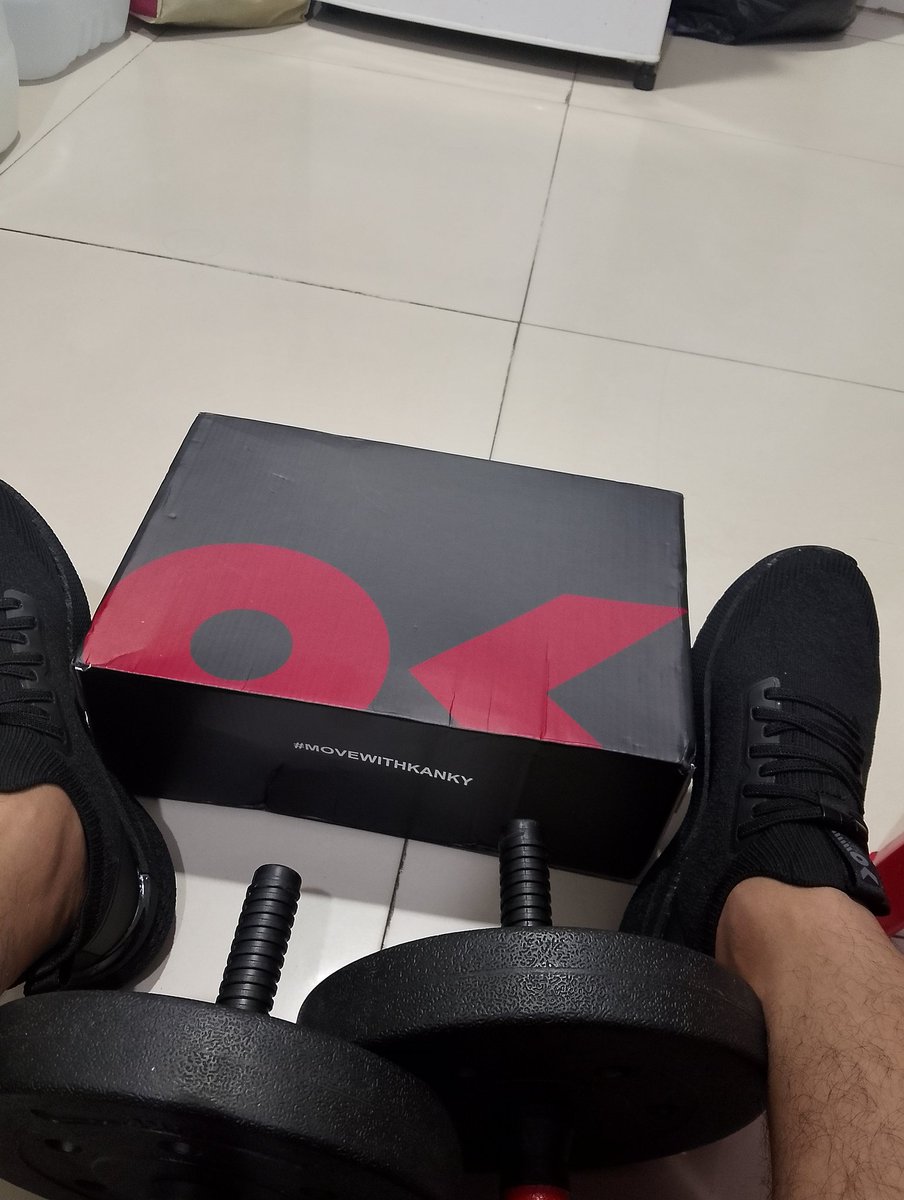 ucengkz's tweet photo. @tirta_cipeng sampun mendarat pas lagi shoulder day. nampani karo gemeteren titik 😂 https://t.co/a5QvOvEEqp