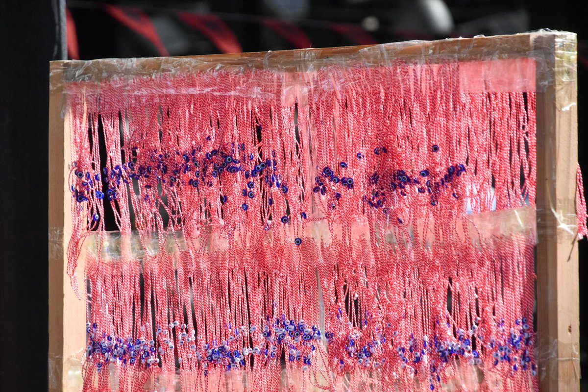 Për një ditë të bukur në Tiranë, nuk ka si Pazari i Ri! 🌞 Shëtitje mes ngjyrave, shijeve dhe aromave të freskëta, duke shijuar atmosferën e gjallë dhe mikpritjen e tregtarëve💛