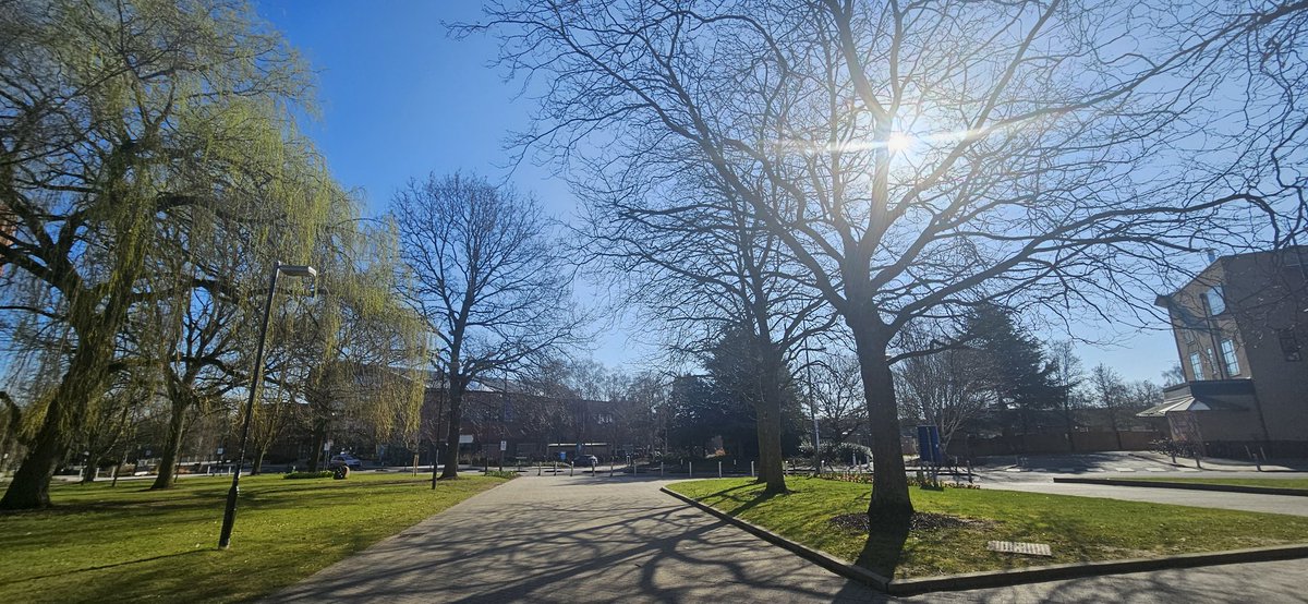DrRianneLord's tweet image. I love @uniofwarwick campus 😍
A beautiful walk over to IBRB to the first Warwick Creative Science Symposium !