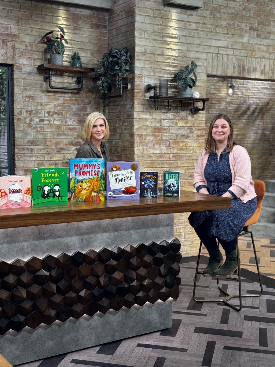 Thanks to <a href="/IrelandAMVMTV/">Ireland AM</a> for having our Elaina on the show yesterday morning to discuss great new Spring reads from Irish authors and illustrators ☘️🌅📺

Check out the featured books and watch back on the show  (01:14:20)  ⬇️
childrensbooksireland.ie/news-events/sp…