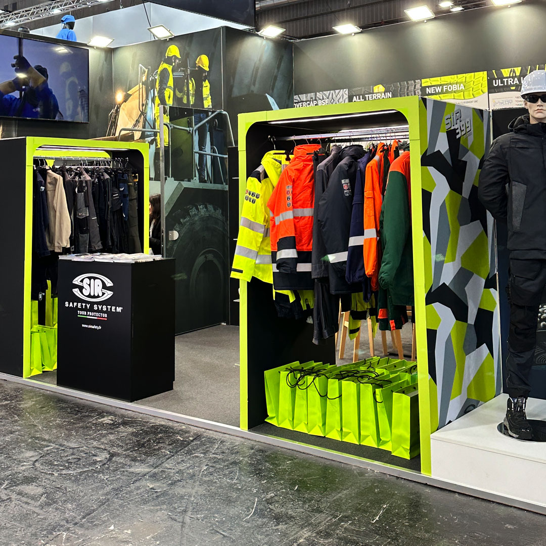 MpaStyle's tweet photo. Sir Safety System, fondata nel 1979 ad Assisi, presenta a #Expoprotection Parigi le scarpe Low Dielectric MB 2025: sicurezza e innovazione contro i pericoli elettrici sul lavoro.
https://t.co/We8PJveAis https://t.co/iM0XC2Pi55