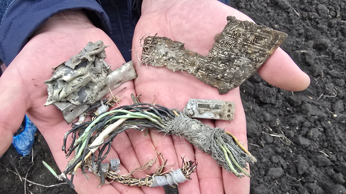 BangorBioZoo's tweet image. 'Scarred'. What is war doing to the wondrous black soil of #Ukraine️? Listen now on @BBCSounds as @christiandunn from @BangorUni walks us through the battle scarred land. bbc.co.uk/programmes/m00…