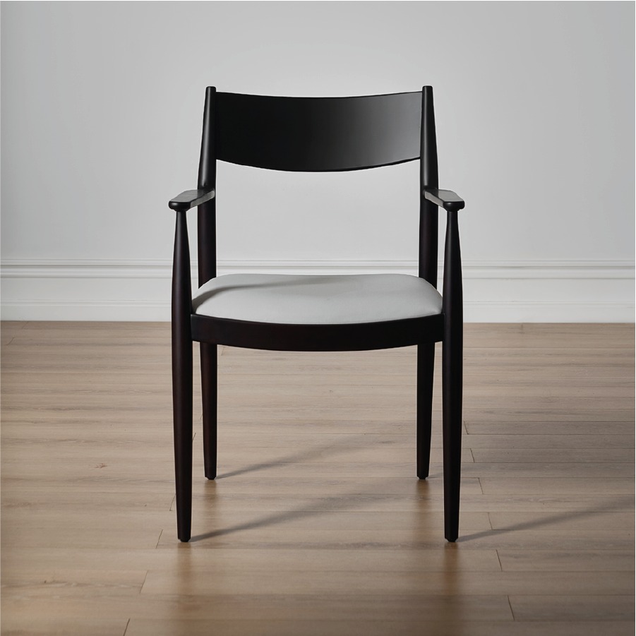 ikiliving's tweet photo. The Story of KINUTA – A Chair Born from Simplicity and Refinement ✨

KINUTA IK-GA03 is more than just a dining chair with armrests; it is a true embodiment of craftsmanship, premium materials, and a minimalist yet sophisticated philosophy of living.

#ikiliving #handcrafted https://t.co/zJquASyNZg