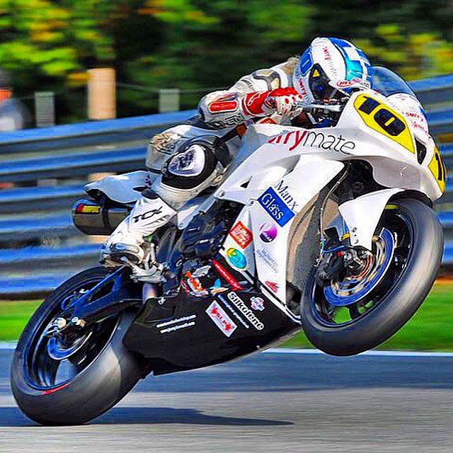 Is I thing of beauty 😍 … broke out the old 600 to give him a run up 😁😁 #ThrowbackThursday #workshoplife #CBR600RR #hondaracing