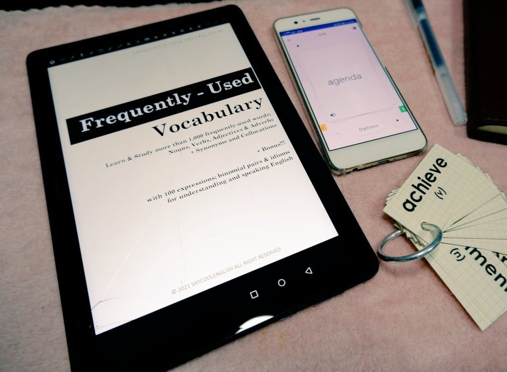 readandpaws's tweet photo. (2) Build: สร้างทรัพยากรการเรียนรู้ระยะยาว เพื่อพัฒนาทักษะภาษาอังกฤษอย่างยั่งยืน ไม่ใช่แค่เพื่อการสอบ
● กลยุทธ์ในการสะสมความสามารถทางภาษา
• สะสมคลังคำศัพท์ผ่าน Context-Based Learning - แทนที่จะท่องศัพท์เดี่ยวๆ ให้จดจำคำนั้นในรูปประโยคหรือสถานการณ์จริง 
เช่น แทนที่จะท่องแค่ศัพท์กับความหมาย negotiation = การเจรจาต่อรอง ก็เรียนรู้การใช้คำนั้นในประโยคตัวอย่าง The salary negotiation was successful.

• ฝึกทำข้อสอบ TOEIC แบบมีแผนระยะยาว - ฝึกทำข้อสอบแบบเน้นคุณภาพ (ไม่เน้นปริมาณ) → วิเคราะห์ข้อที่ทำผิดทุกครั้ง ร่วมกับการใช้เทคนิค Spaced Repetition ทบทวนเนื้อหาที่เคยพลาด เพื่อให้จำได้นานขึ้น

• สร้างนิสัยการฟังภาษาอังกฤษทุกวัน - ฟังภาษาอังกฤษ 10-15 นาทีทุกวัน เช่น ข่าว CNN, BBC หรือพอดแคสต์ ทำร่วมกับการจดวลีที่เจอบ่อยๆ ใน TOEIC Listening และนำไปฝึกใช้ในชีวิตประจำวัน

• เข้าร่วม Community หรือกลุ่มเรียน TOEIC - เพื่อพูดคุยกับคนที่เตรียมสอบเหมือนกัน แชร์เทคนิคและให้กำลังใจกัน / ฝึก discussion เป็นภาษาอังกฤษเพื่อพัฒนาทักษะการสื่อสาร