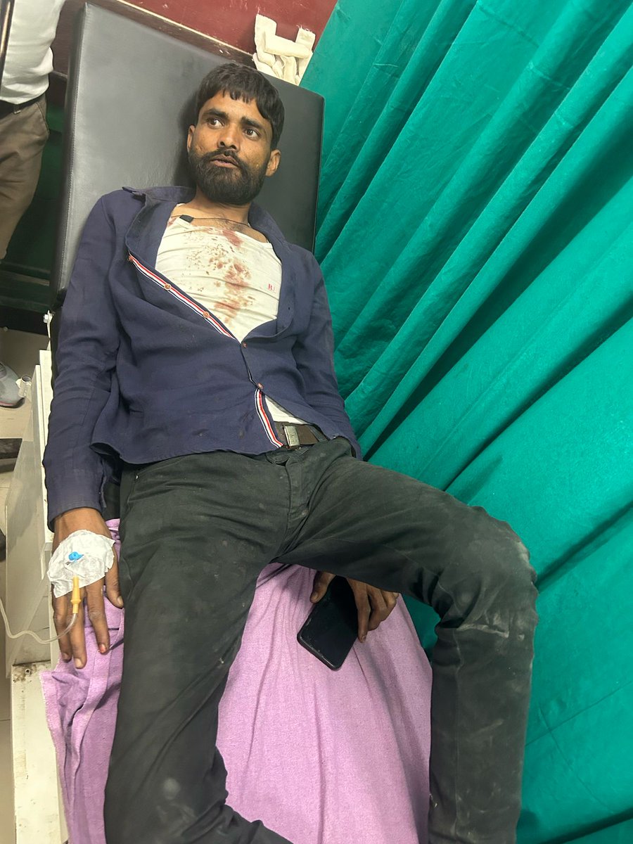 विधानसभा मिल्कीपुर के अंतर्गत ASP जिला प्रभारी अयोध्या इस्लाम राणा जी के ऊपर जानलेवा हमला हुआ गंभीर चोट आई है FIR के बावजूद भी अपराधी खुलेआम घूम रहे है <a href="/ayodhya_police/">AYODHYA POLICE</a> प्रशासन से निवेदन है कि जाँच कर दोषियों के खिलाफ कड़ी कार्यवाही करें.. <a href="/igrangeayodhya/">DIG Range Ayodhya</a> <a href="/Uppolice/">UP POLICE</a> <a href="/BhimArmyChief/">Chandra Shekhar Aazad</a>