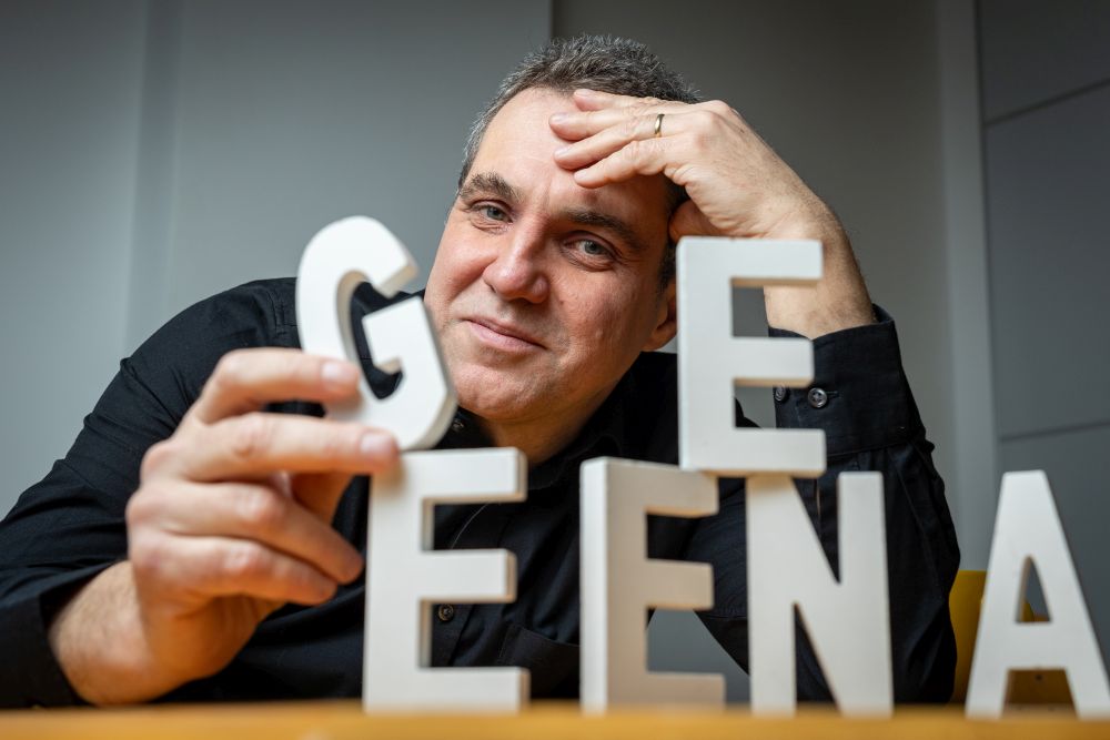 Magazín UK Forum (@ukforumcz) on Twitter photo Zpřístupnit technologie na zpracování jazyka firmám působícím v jakémkoliv odvětví. S tím založil startup <a href="/GeneeaAnalytics/">Geneea</a> absolvent <a href="/ufal_cuni/">Institute of Formal and Applied Linguistics</a> <a href="/matfyz/">Matematicko-fyzikální fakulta Univerzity Karlovy</a> <a href="/UniKarlova/">Univerzita Karlova</a> <a href="/jirkahana/">jirka hana</a>. Nahradí AI novináře? 🤖Nejen o tom v rozhovoru pro <a href="/ukforumcz/">Magazín UK Forum</a>. <a href="/informatfyz/">informatfyz</a>
📌link.cuni.cz/Geneea Zpřístupnit technologie na zpracování jazyka firmám působícím v jakémkoliv odvětví. S tím založil startup <a href="/GeneeaAnalytics/">Geneea</a> absolvent <a href="/ufal_cuni/">Institute of Formal and Applied Linguistics</a> <a href="/matfyz/">Matematicko-fyzikální fakulta Univerzity Karlovy</a> <a href="/UniKarlova/">Univerzita Karlova</a> <a href="/jirkahana/">jirka hana</a>. Nahradí AI novináře? 🤖Nejen o tom v rozhovoru pro <a href="/ukforumcz/">Magazín UK Forum</a>. <a href="/informatfyz/">informatfyz</a>
📌link.cuni.cz/Geneea