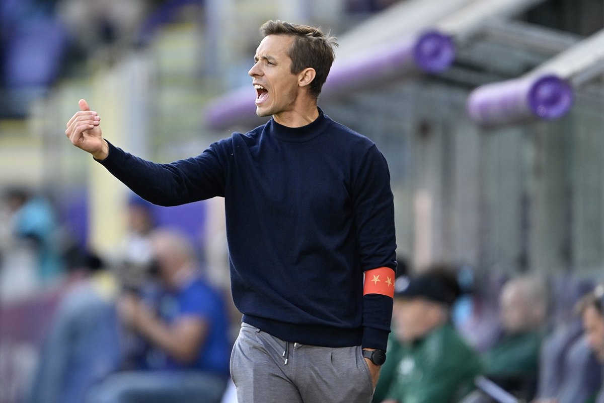 Purple Anderlecht tweet media