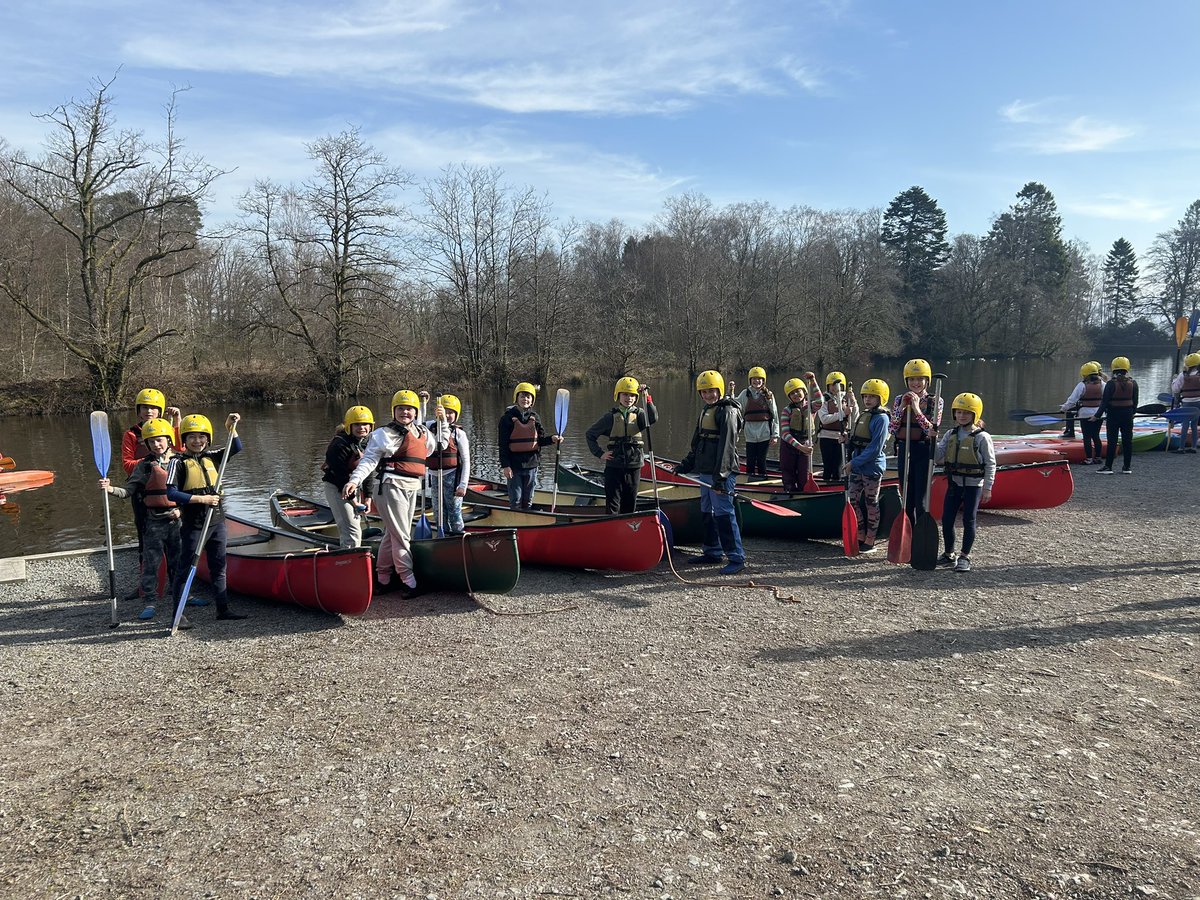 standrewsmajor's tweet photo. All ready for a morning on the lake altogether! #SAMsY6 #SAMsManor https://t.co/bYd0i7RssX