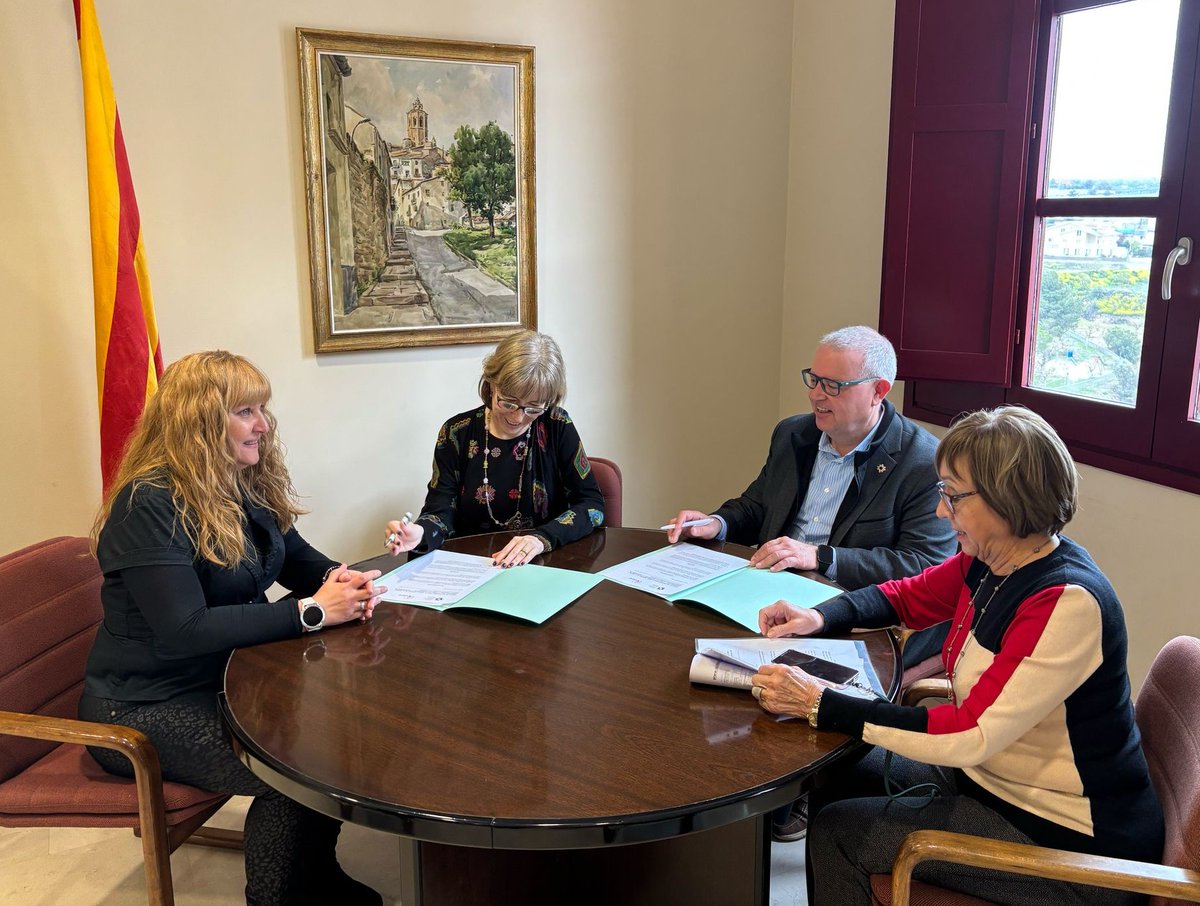 Consell Comarcal de la Segarra (@ccsegarra) on Twitter photo 📍Renovació del conveni en relació al programa d'emprenedoria que desenvolupa <a href="/aspidlleida/">Associació ASPID</a> a la Segarra
✅ Aquest servei reforça el compromís del Consell Comarcal amb el teixit emprenedor i empresarial local
🔗Llegeix la notícia ccsegarra.cat/actualitat/not… 📍Renovació del conveni en relació al programa d'emprenedoria que desenvolupa <a href="/aspidlleida/">Associació ASPID</a> a la Segarra
✅ Aquest servei reforça el compromís del Consell Comarcal amb el teixit emprenedor i empresarial local
🔗Llegeix la notícia ccsegarra.cat/actualitat/not…