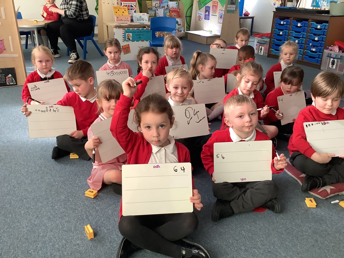 HasReception's tweet image. @HasReception are showing our wisdom in #MagicMaths with #NumberBonds. We are working out how many more make ten! 

@Whiterosehub 
#EYFS
#EarlyMaths